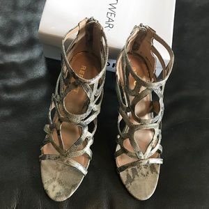 Ladies size 9 1/2 Sandals